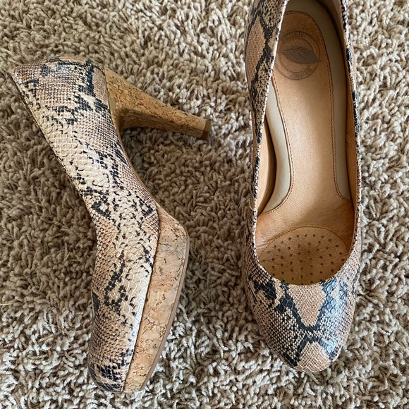 Snakeskin pattern heels - Picture 6 of 6